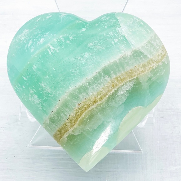 interiors in balance Other - Blue Caribbean Calcite Heart Large - 2 lbs.